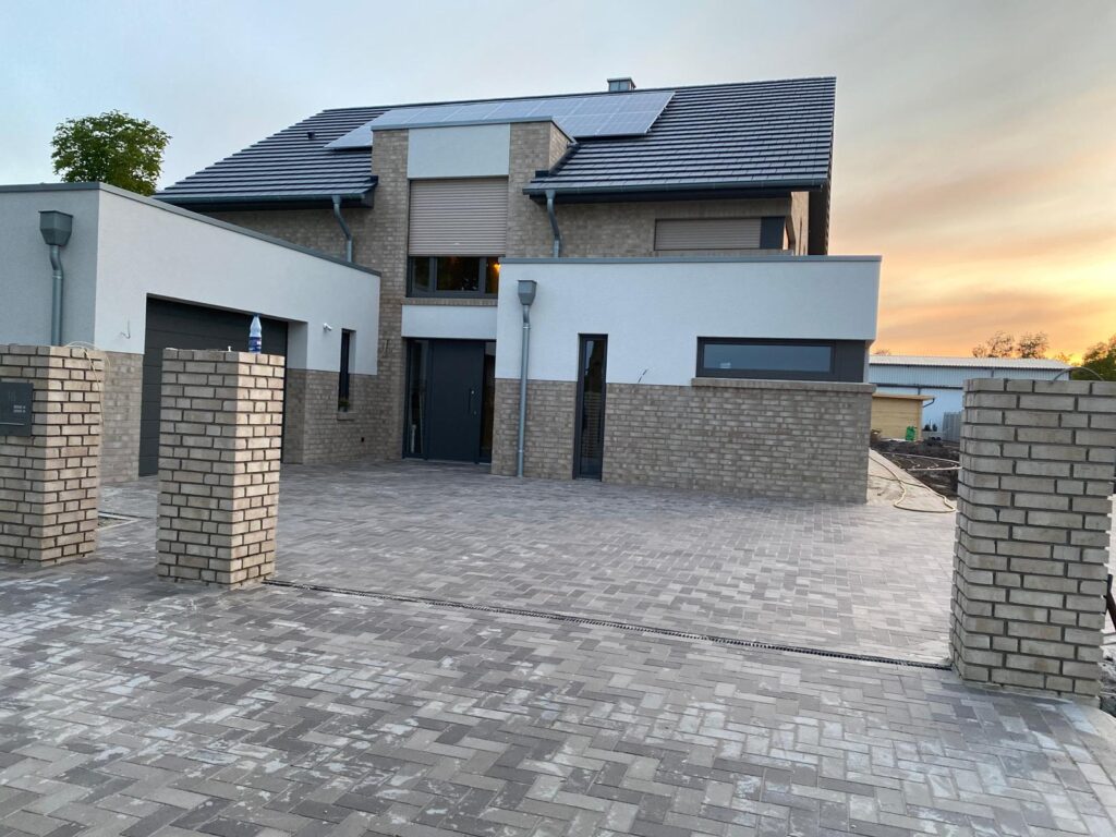 Hofeinfahrten gestalten Innova Garten